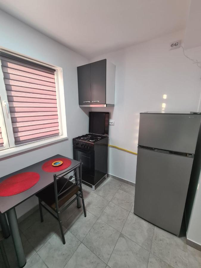 Garsoniera Luxury Kevin Lägenhet Piteşti Exteriör bild