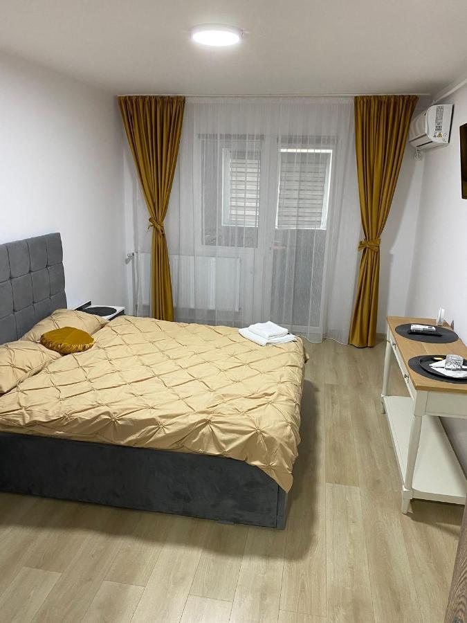 Garsoniera Luxury Kevin Lägenhet Piteşti Exteriör bild